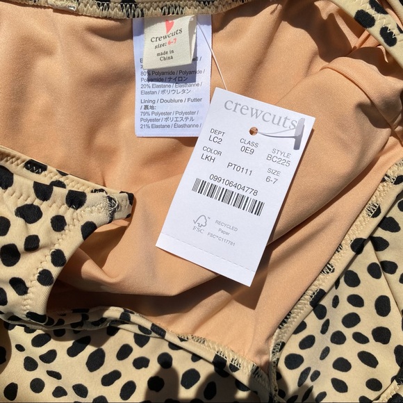 ✨🆕✨ Crewcuts one-piece swimsuit with UPF 50+ - Picture 3 of 9